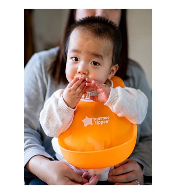 tommee-tippee-bavoir-avec-fermoir-reglable-orange-1-1